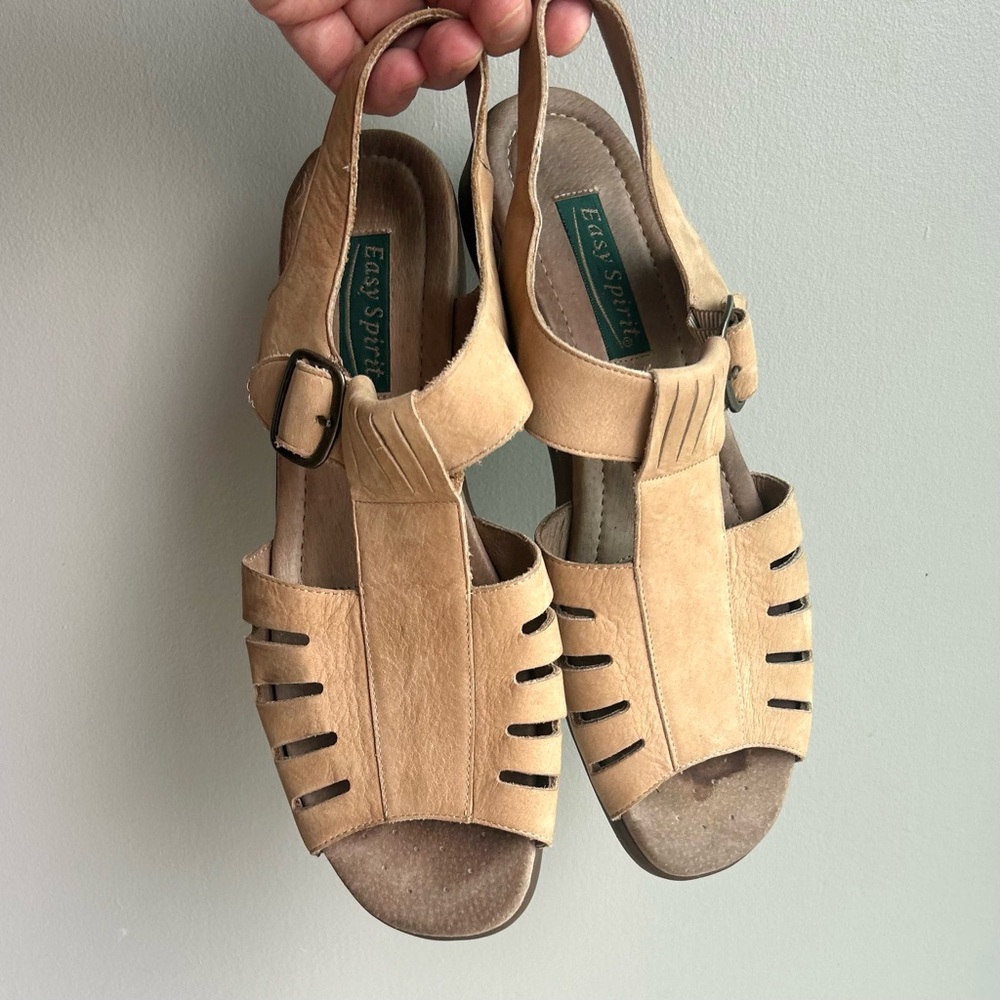 LEATHER sandals by easy spirit in soft camel leather buckle comfort